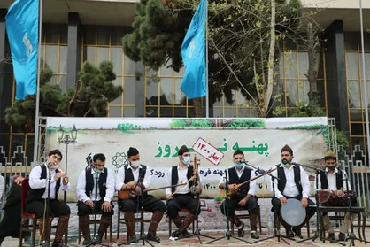 گروه موسیقی مازندرانی &laquo;مازرون&raquo; مهمان &laquo;پهنه نوروز&raquo; شد