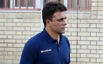 مربی نساجی:&zwnj; مظاهری را برای بازی با پرسپولیس نگه داشتیم
