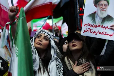 دسته مردمی «پرچمداران ایران» به مناسبت روز جمهوری اسلامی ایران
