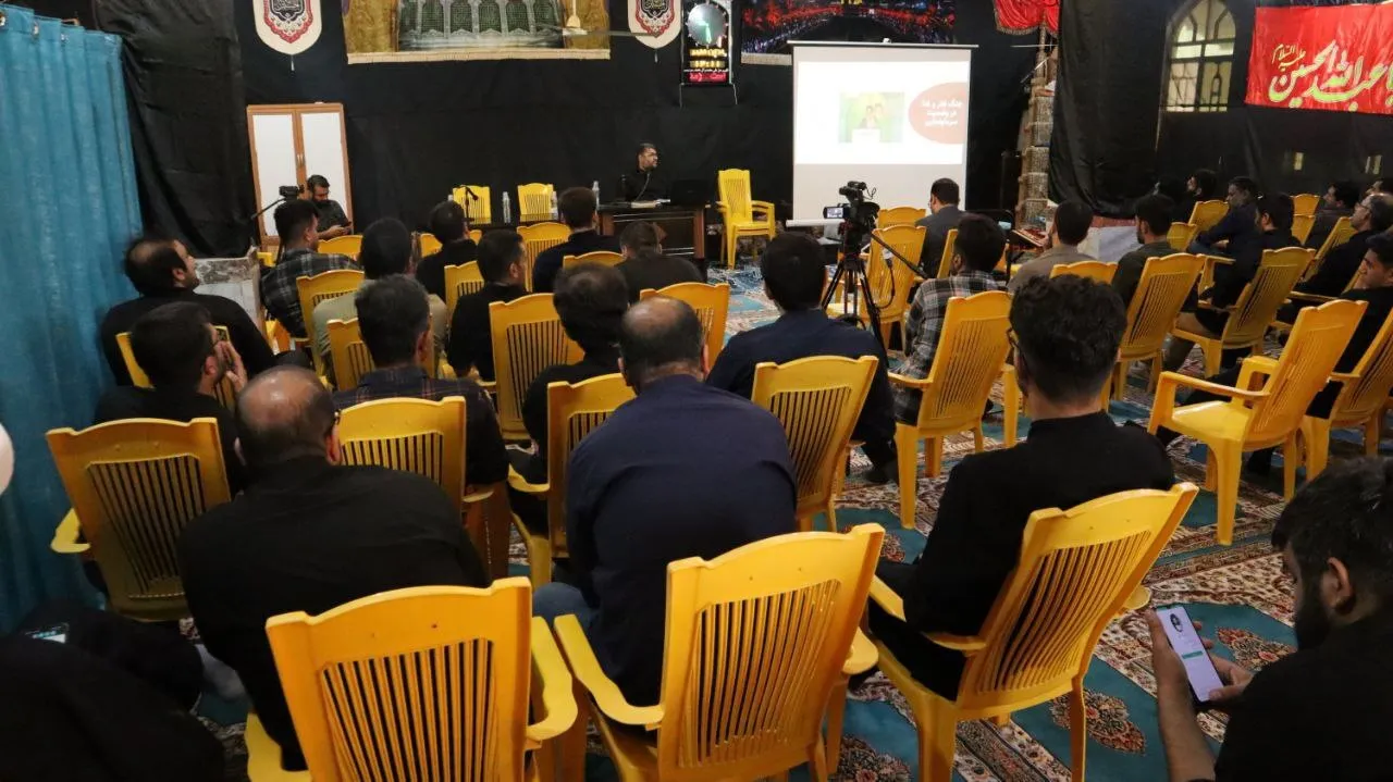 هشتمین نشست سالانه فعالین جبهه فرهنگی انقلاب اسلامی استان بوشهر به مناسبت سالروز صدور پیام امام خمینی درباره پذیرش قطعنامه ۵۹۸ در روستای بحیری شهرستان دشتی (مزار شهید نادر مهدوی) برگزار شد.