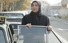 تصویربرداری «بیگانه‌ای با من است» در تهران ادامه دارد