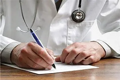 لزوم حضور فرد با تجربه، مستقل و آگاه بر منصب نظام پزشکی