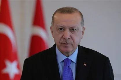 اردوغان:
آمریکا میان تروریست ها و ترکیه یکی را انتخاب کند