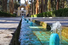مدیرعامل شرکت ایرانگردی مطرح کرد: دستشویی یک دلاری باغ فین!