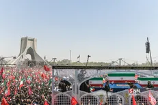 گزارش خبرنگار SNNTV از لحظات پایانی وداع مردم تهران با رهبر شهید انقلاب / خدایا شاهد باش این مردم کم نگذاشتند + فیلم
