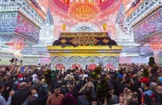 نخستین برآورد از تعداد زائران اربعین در کربلا؛ بیش از 14 میلیون/ جاماندگان نینوا از میدان شهدا تا حرم حسنی پیاده‌روی می‌کنند