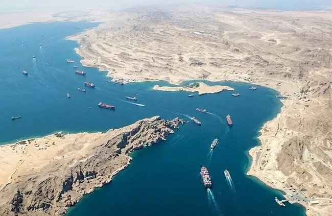 ترامپ پشت درب تنگه هرمز؛ دیوار واقعیت مقابل ادعاهای آمریکا