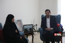 ابلاغ سلام رهبر انقلاب به خانواده شهید فریدون عباسی توسط مخبر