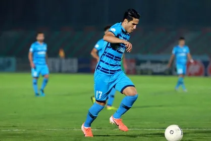 هافبک پیکان بازی با پرسپولیس را از دست داد