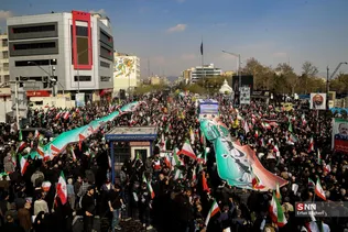مراسم تشییع شهدای ناوگان دنا در میدان انقلاب تهران