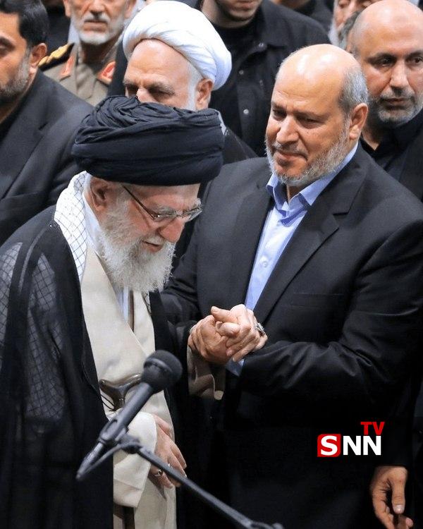 ببینید/ تصاویری از خليل الحيه در کنار رهبر شهید انقلاب ببینید/ تصاویری از خليل الحيه در کنار رهبر شهید انقلاب