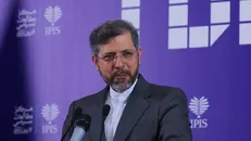 خطیب‌زاده: اروپا صلاحیت ایفای نقش راهبردی را ندارد / آمریکا از پایگاه‌های خود در منطقه سوءاستفاده می‌کند + فیلم