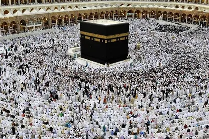 اطلاعیه ثبت نام قطعی حج تمتع ۱۴۰۴ و انتخاب کاروان&zwnj;ها