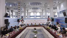 اربعین مردمی است و باید مردمی بماند