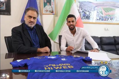 رسمی؛ قرارداد آرش رضاوند با استقلال تمدید شد