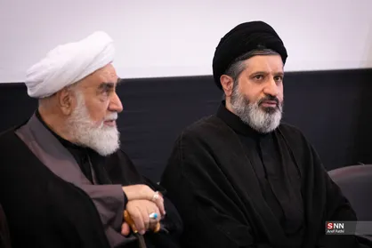حضور آیت&zwnj;الله سید مسعود حسینی خامنه&zwnj;ای در مراسم چهلم قائد امت + فیلم