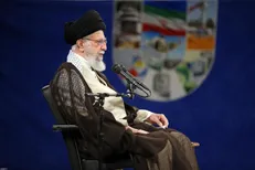 رهبر انقلاب: توافق اشکالی ندارد اما زیرساخت‌های هسته‌ای نباید دست بخورد / همکاری با آژانس در چارچوب پادمان حفظ شود