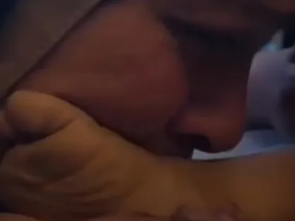 سفرت به سلامت فرشته کوچک من/ وداع جانسوز مادر فلسطینی با کودک شهیدش