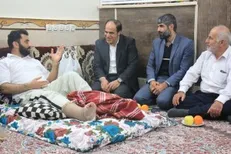 مسئولین استان قزوین از دانشجوی بسیجی مجروح شده به دست آشوبگران عیادت کردند