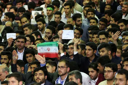 دیداری که برای دانشجویان یزدی خاطره انگیز خواهد ماند/ بیانات رهبر انقلاب دانشجویان را به وجد آورده بود