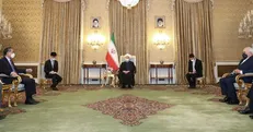 روحانی: توافقات ایران و چین باید سریعاً عملیاتی شود/ خواستار تهیه و تأمین واکسن بیشتری از چین هستیم