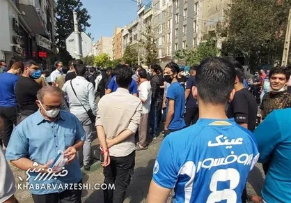 حمله هواداران استقلال به اعضای هیئت مدیره/ خودمان جواب آذری جهرمی را می&zwnj;دهیم!