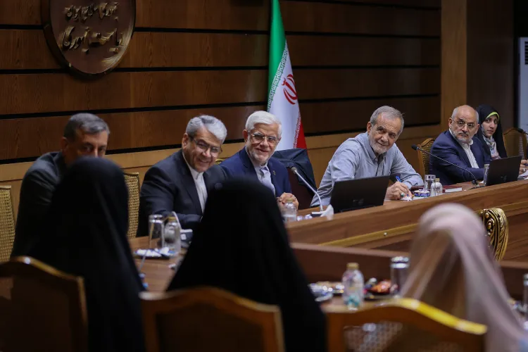 هفته دولت؛ از شعار «پای کار مردم» تا میدان عمل + عکس