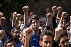 دانشجویان مطالبه‌گر دانشگاه رامین در حمایت از توقف پروژه جاده ساحلی ملاثانی به اهواز تجمع می‌کنند
