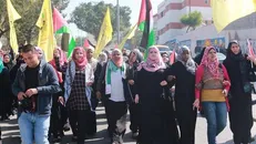 تظاهرات ۱۰ هزار زن فلسطینی در حمایت از نوار غزه