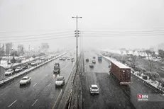 بارش برف و باران در جاده‌های ۷ استان و ترافیک سنگین در ورودی‌های تهران