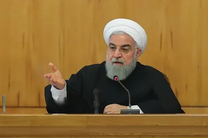 روحانی: انتقاد رئیس جمهور فقط دلسوزی برای اجرای قانون است / همه ملت یک خانواده&zwnj;اند؛ گله&zwnj;ها را درون خانواده ببریم