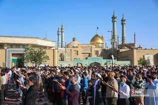 اقامه نماز عید فطر در حرم حضرت معصومه (س)