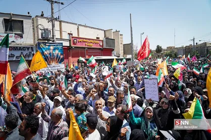تجمع دانشجویی مردمی در میدان انقلاب؛ مطالبه اخراج آمریکا از منطقه