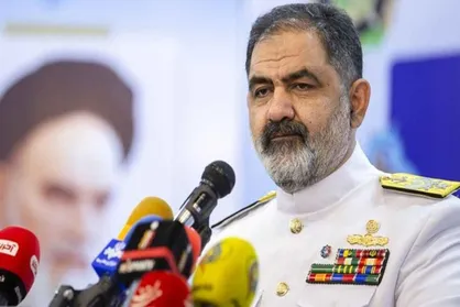 امیر دریادار ایرانی: امروز اقتصاد دریا حرف اول را می&zwnj;زند و اگر غفلت بکنیم فرصت&zwnj;های بسیار طلایی را از دست می&zwnj;دهیم