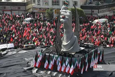 مشت گره کرده رهبر شهید؛ امیدی برای مردم خونخواه + فیلم