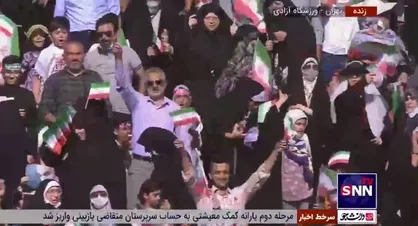 همخوانی سرود جمهوری اسلامی در  اجتماع بزرگ خانوادگی سلام فرمانده