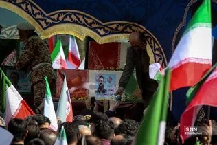 مراسم تشییع شهدای ناوگان دنا در میدان انقلاب تهران