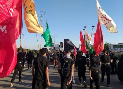 تصاویر ناب از پیاده&zwnj;روی زائران اربعین حسینی(ع) در عراق