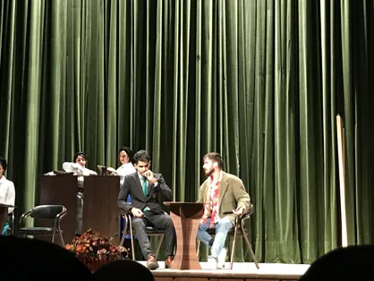 درخشش دانشگاه حکیم سبزواری در جشنواره دانشجویی تئاتر به زبان فرانسه/ یک نفر را فرستادیم تا حرکت اتوبوس را به تاخیر بیاندازد!