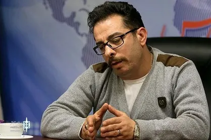 علی برجی:  باید حرفم را روی صحنه تئاتر بیان کنم/
چراغ تئاتر در هر شرایطی خاموش شدنی نیست/
 من به عنوان هنرمند تئاتر را برای مردم کار می&zwnj;&lrm;کنم +فیلم