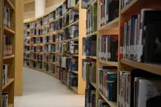 دانشجویان تمایل چندانی به خرید کتاب ندارند/ ارائه نسخه الکترونیکی ارزان کتاب‌های درسی ازسوی انتشارات دانشگاه تهران