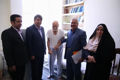 عطا احمدی ۲۵۰ مدرسه ساخت