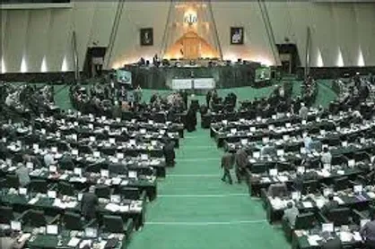 برخی نمایندگان به جای حاشیه&zwnj;سازی به فکر مشکلات اساسی مردم باشند!