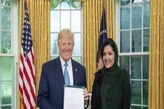 اولین سفیر زن سعودی استوارنامه خود را به ترامپ تحویل داد