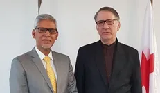 بررسی نحوه ارسال تجهیزات پزشکی برای مقابله با کرونا در ایران