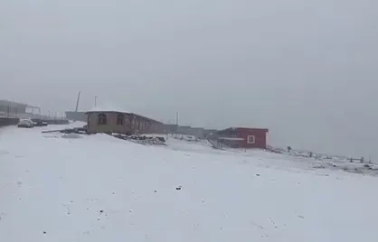 حال زمستانی آخرین روز تابستان در مشگین&zwnj;شهر