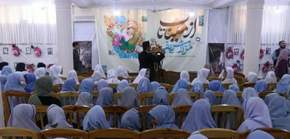 همبستگی دانش آموزان مزار شریف با شهدای دانش آموز مدرسه میناب