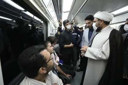 بازدید سرزده رئیس مرکز ارتباطات مردمی ریاست&zwnj;جمهوری از متروی تهران