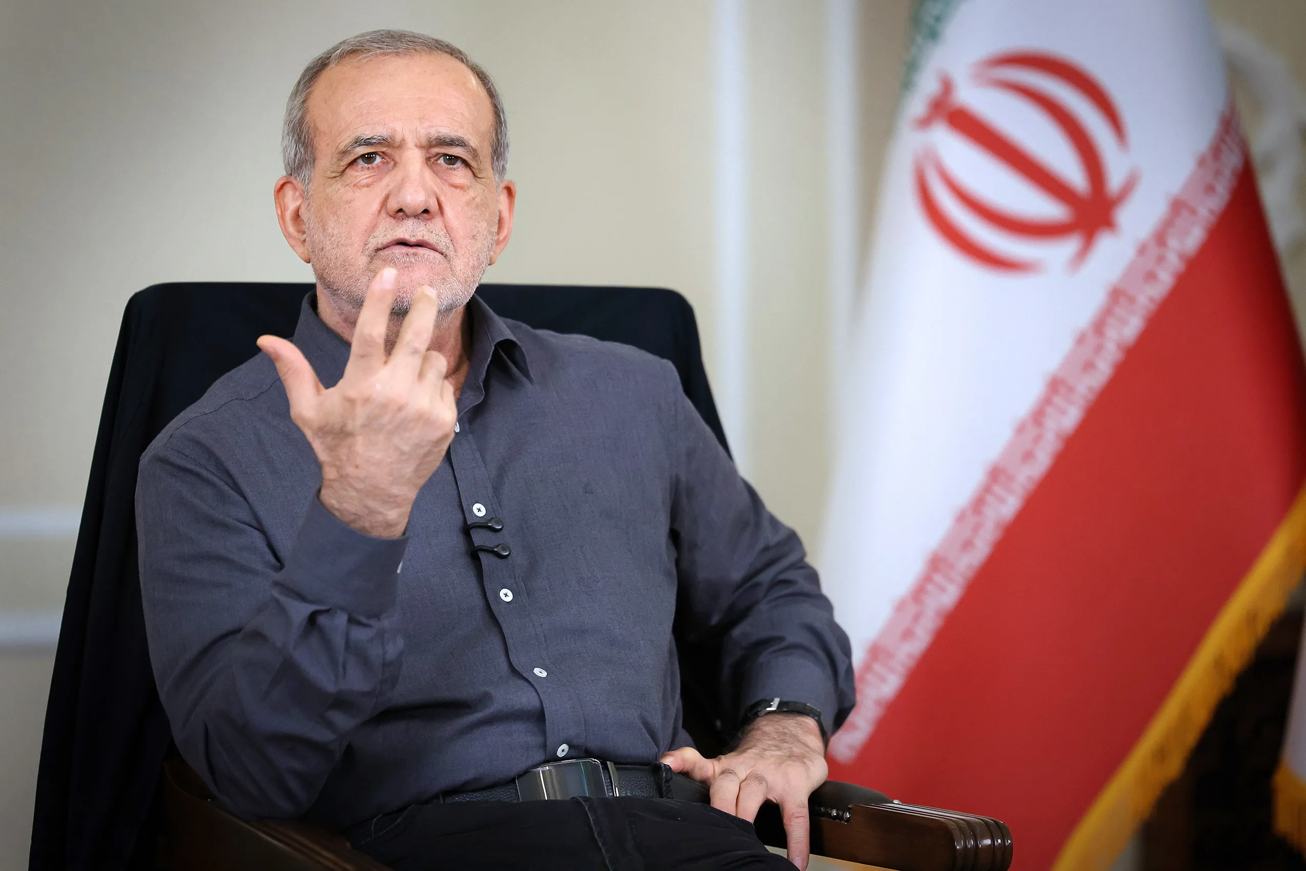 خاطره پزشکیان از ساخت خانه‌های بهداشت زمانی که رئیس دانشگاه علوم پزشکی بود + فیلم