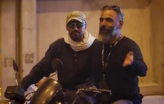 سلام من رو هم به آقا برسونین...